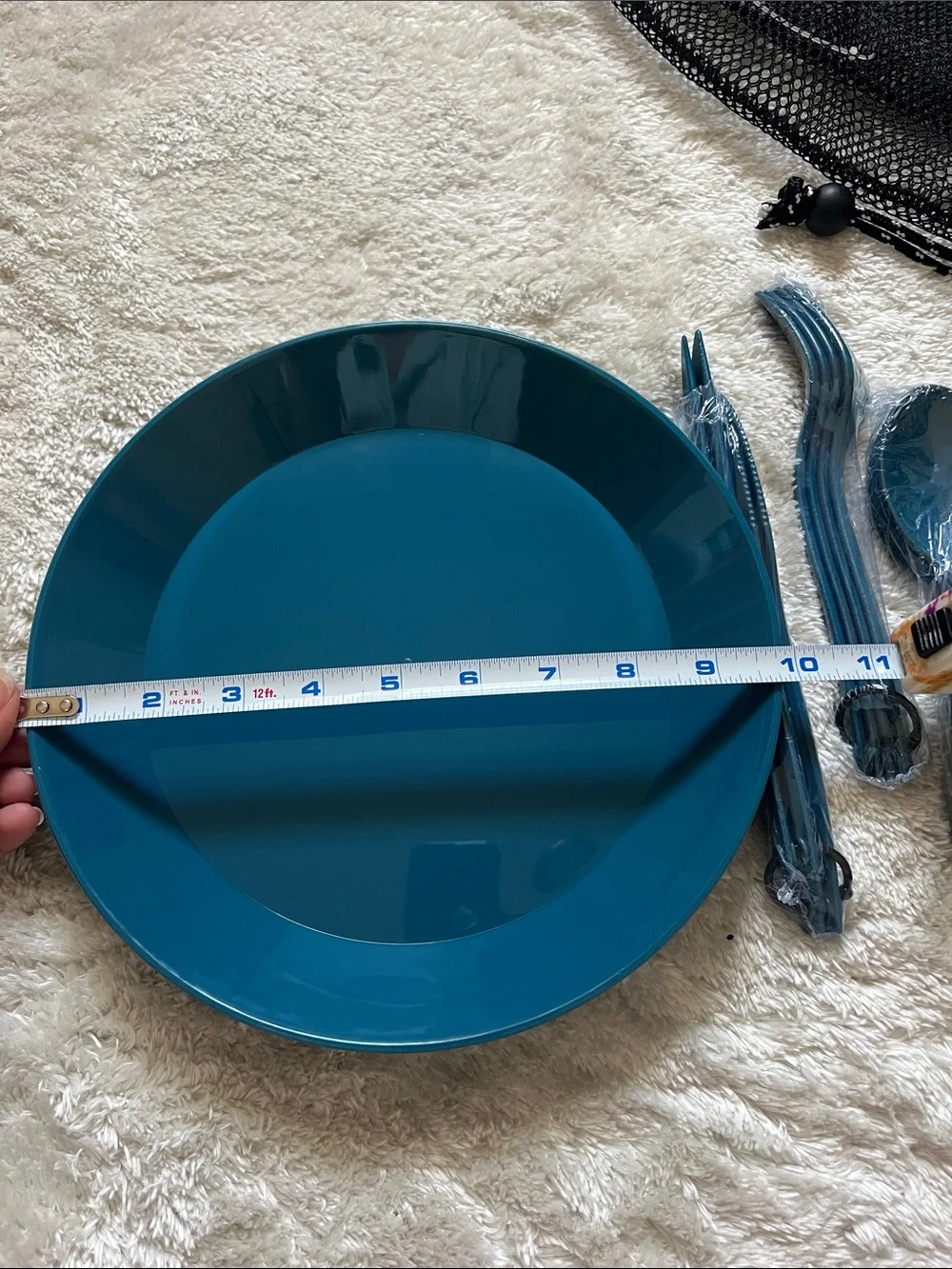 Set of Plates, Bowls and Utensils for Camping